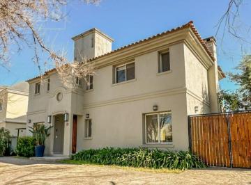 Casa · 216m² · 4 Ambientes · Santa Maria de Los Olivos - Casas - Chalet - Grand Bourg, Gran Bs. As. Noroeste