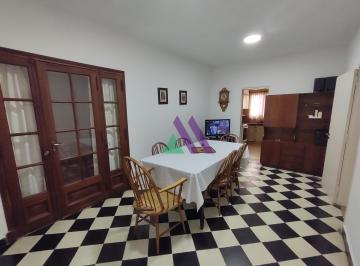 Casa de 2 ambientes, Miramar · Chalet Zona Céntrica Sobre Av con Garaje y Gran Parque. Miramar