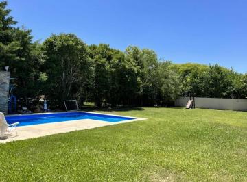 Casa · 90m² · 4 Ambientes · Venta Casa con Pileta Funes