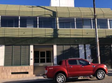 Edificio · 925m² · 10 Ambientes · 1 Cochera · Oficina - Comodoro Rivadavia
