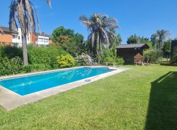 Casa · 151m² · 6 Ambientes · 2 Cocheras · Casa en Rincon de La Costa