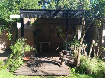 Casa · 200m² · 4 Ambientes · 3 Cocheras · Venta Casa - Villa Luzuriaga