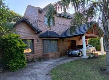 Casa · 400m² · 6 Ambientes · 3 Cocheras · Venta Exclusiva Residencia en Barrio Cuatro Hojas Mendiolaza
