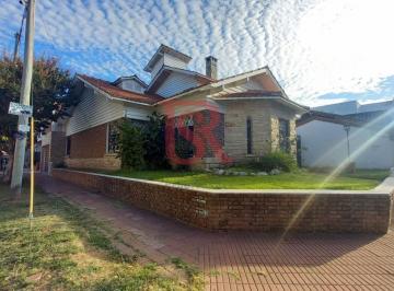 Casa · 1m² · 3 Ambientes · 1 Cochera · Dn - Casa en Alquiler, Quilmes Residencial!