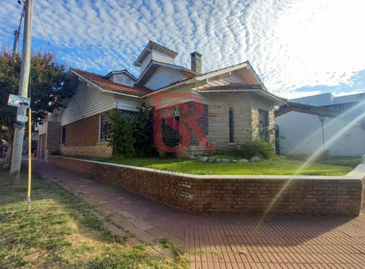 Casa · 1m² · 3 Ambientes · 1 Cochera