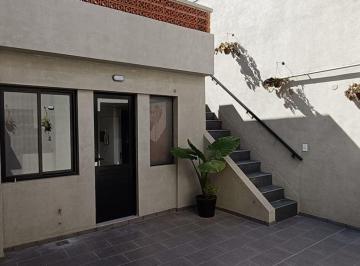 PH · 75m² · 4 Ambientes · Venta Departamento Único de Pasillo 3 Dorm.