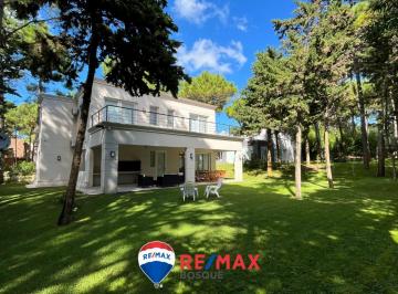 Casa · 240m² · 5 Ambientes · 2 Cocheras · Casa Venta Pinamar Norte Seis Ambientes