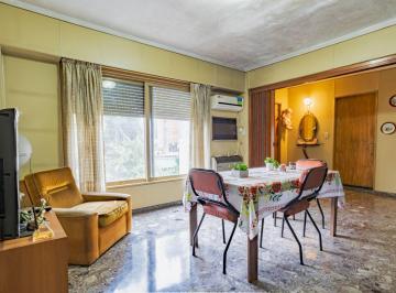 Casa · 286m² · 5 Ambientes · Venta Propiedad Multifamiliar en Caseros Permuta