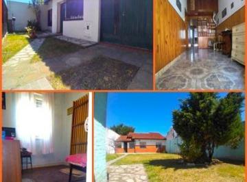 Casa de 4 ambientes, Lomas de Zamora · Apto Credito, Chalet 4 Amb, Cochera y Fdo Libre