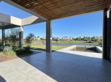 Casa · 220m² · 6 Ambientes · Casa en San Matias a La Laguna en Venta con Piscina a Estrenar