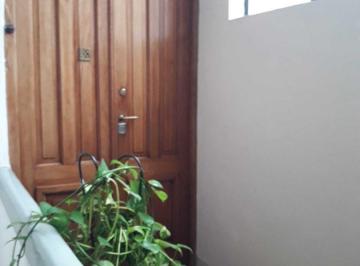 PH · 76m² · 4 Ambientes · PH en Venta en Barracas, Retasado