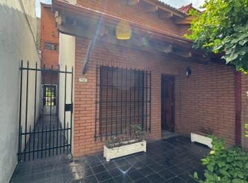 Casa de 4 ambientes, San Miguel · Casa en Venta en Bella Vista