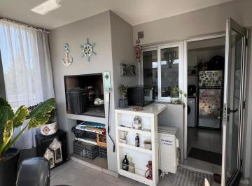 Departamento · 80m² · 4 Ambientes · 1 Cochera · Departamento en Venta Dos Dorm. Housing Las Flores