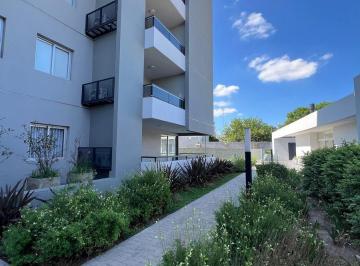 Departamento · 80m² · 4 Ambientes · 1 Cochera · Departamento en Venta Dos Dorm. Housing Las Flores