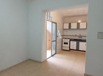 Casa · 44m² · 3 Ambientes · Venta Casa 1 Dorm. con Patio