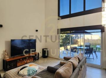 Casa · 101m² · 4 Ambientes · Casa en Venta Barrio Laguna Azul