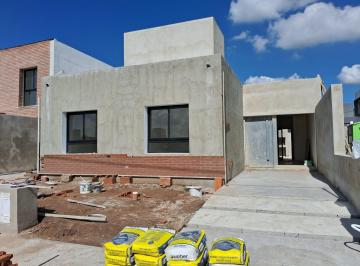 Casa · 90m² · 3 Ambientes · Duplex en Rincones de Manantiales