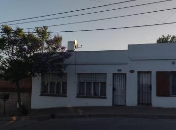 Casa · 140m² · 5 Ambientes · 1 Cochera · Casa en Venta - 3 Dorm. 2 Baños - Cochera - 196 m² - Necochea