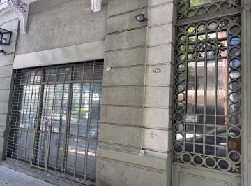 Local comercial · 177m² · 8 Ambientes · Gran PH con Local a La Calle en Venta en Almagro