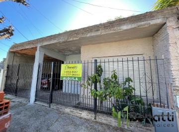 Casa · 102m² · 3 Ambientes · 1 Cochera · Casa 3 Ambientes en Lote Propio con Patio y Cochera Cubierta