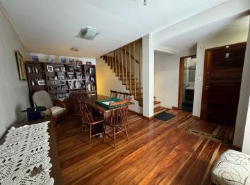 Casa · 156m² · 9 Ambientes · 2 Cocheras · Casa con Pileta a La Venta en Saavedra