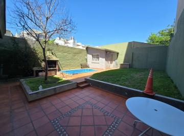 Casa · 156m² · 9 Ambientes · 2 Cocheras · Casa con Pileta a La Venta en Saavedra