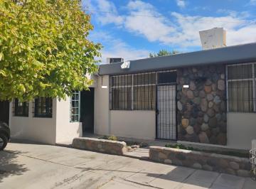 Casa · 200m² · 6 Ambientes · Casa en Venta en Dorrego