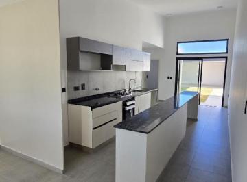 Casa · 90m² · 3 Ambientes · 2 Cocheras · Casa en Venta Docta Urbanización