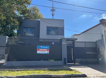 Casa · 110m² · 4 Ambientes · 1 Cochera · Duplex en Venta 3 Dom Jardín Muy Buena Calidad Constructiva