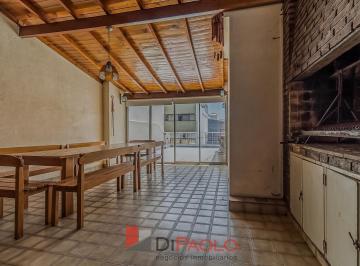 Casa · 185m² · 4 Ambientes · 1 Cochera · Venta PH Tipo Casa 4 Ambientes en Caseros