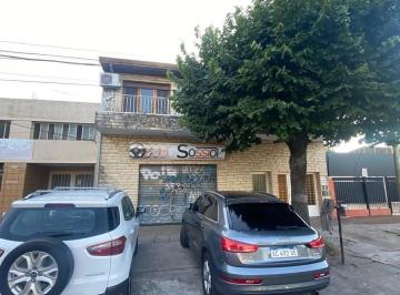 Local comercial · 250m² · 4 Ambientes · Local con 2 Viviendas en Venta en Martinez