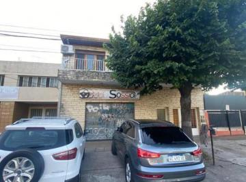 Local comercial · 250m² · 4 Ambientes · Local con 2 Viviendas en Venta en Martinez