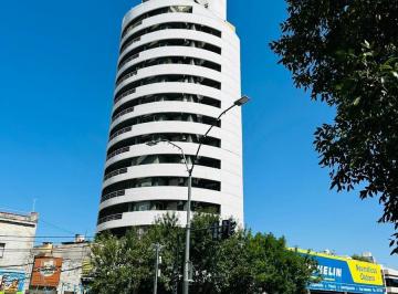 Departamento · 70m² · 4 Ambientes · 1 Cochera · Piso Exclusivo con Vista Al Rio