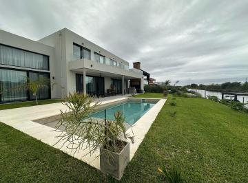 Casa · 400m² · 6 Ambientes · 2 Cocheras · Casa en Marinas H
