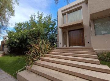 Casa de 6 ambientes, El Challao · Casa Venta Dalvian Mendoza Argentina