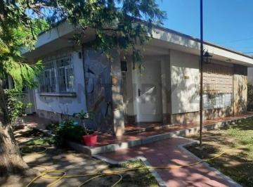Casa · 270m² · 5 Ambientes · 1 Cochera · Casa en Venta Mas Departamentos