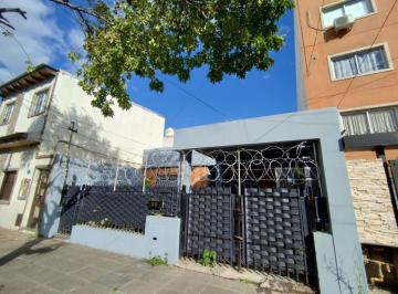 Casa de 3 ambientes, Morón · En Venta - Casa Americana 3 Ambientes con Cochera Cubierta