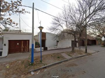 Casa · 95m² · 3 Ambientes · 1 Cochera · Casi Esquina Gral. San Martin
