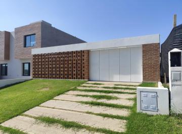 Casa de 6 ambientes, Córdoba · Casa en Docta de 250 m² de Terreno