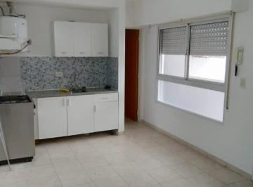 Departamento de 1 ambiente, Rosario · Departamento Luminoso Primer Piso