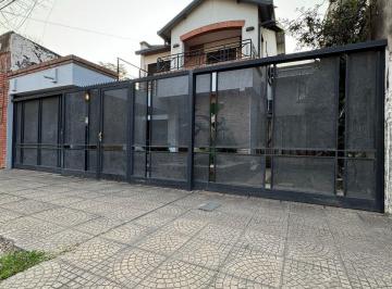 Casa de 5 ambientes, Resistencia · Echeverria 884
