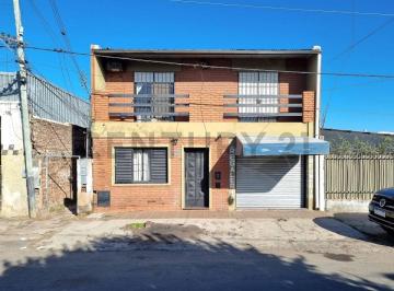 Casa · 171m² · 5 Ambientes · 1 Cochera · Casa - 3 Dorm. - Cochera - Las Delicias