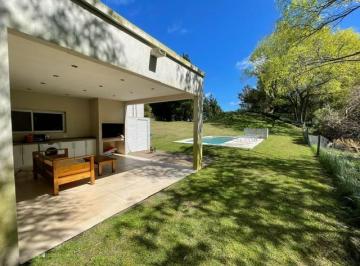 Casa · 220m² · 5 Ambientes · Casa en Barrio Senderos II - Costa Esmeralda