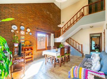 Casa · 270m² · 6 Ambientes · 1 Cochera · Casa en Venta B Belgrano Cochera Jardin Apta Cred
