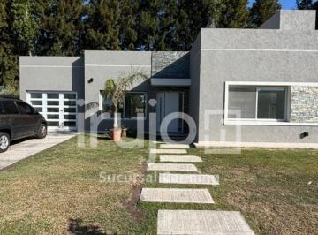 Casa · 127m² · 4 Ambientes · 2 Cocheras · Casa en Venta a Estrenar en Barrio Santa Inés - Canning