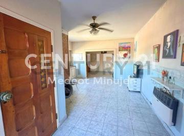 PH · 98m² · 4 Ambientes · Venta de PH 4 Ambientes con Patio y Terraza en Sarandí