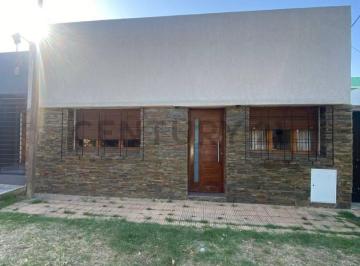 Casa · 68m² · 3 Ambientes · Casa de 2 Dorm. en Venta en Tolosa