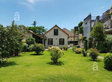Casa · 229m² · 5 Ambientes · 4 Cocheras · Casa - Villa Ballester - Venta - Cinco Ambientes.