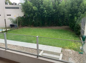 Departamento · 90m² · 3 Ambientes · 2 Cocheras · Excelente Departamento en Punta Chica, 2 Dorm. Contrafrente a Jardin, Impecable