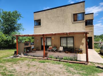 Casa de 5 ambientes, Villa Parque Siquiman · Complejo de Tres Viviendas, Parque y Piscina en Síquiman